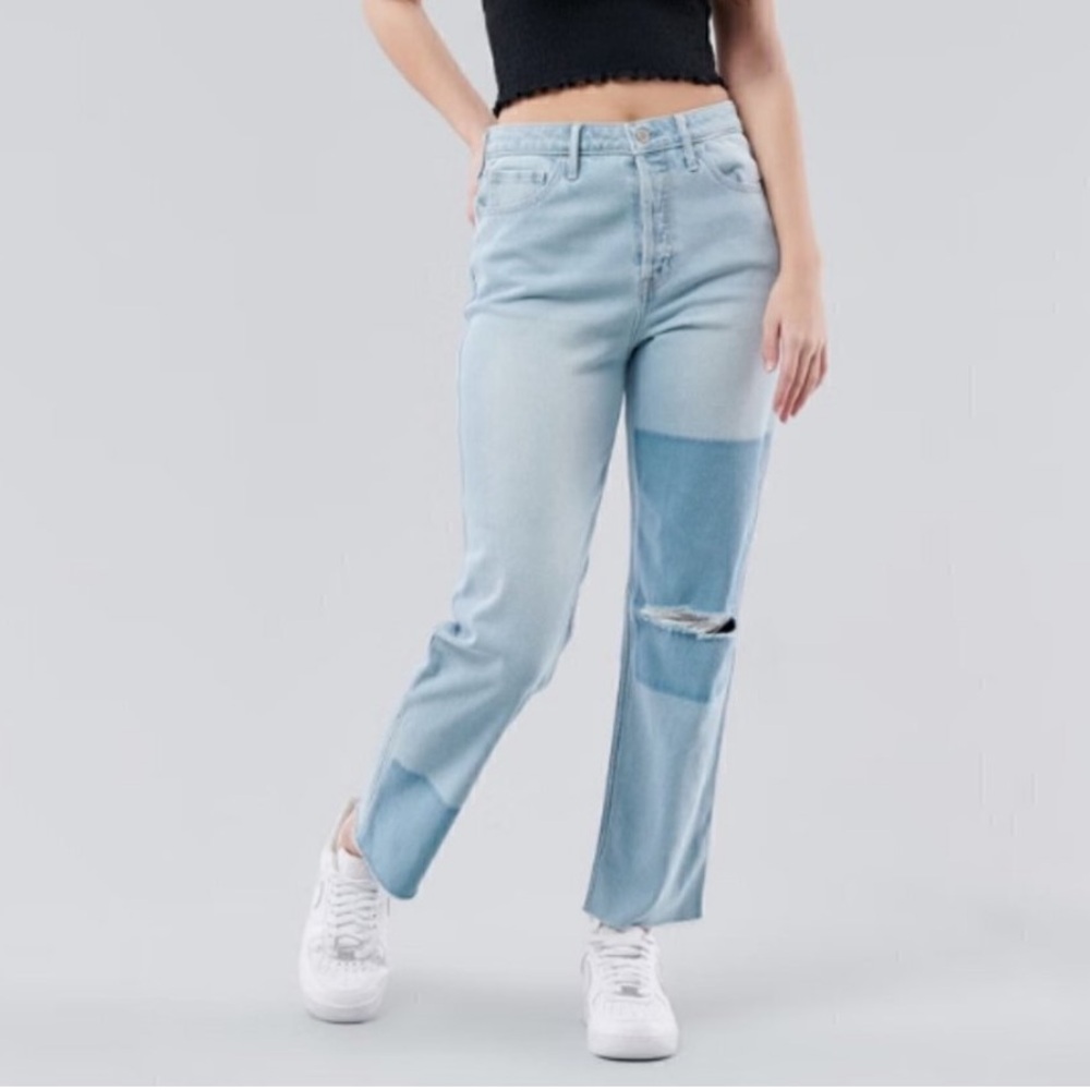 Hollister Ultra High Rise Vintage Straight Jean Size 1R / 25 Light wash